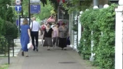 Сносить памятник или нет? Опрос прохожих на улицах Сочи Сносить памятник или нет? Опрос прохожих на улицах Сочи