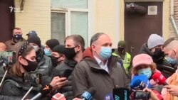 Прокуратура відкликала клопотання про запобіжний захід Татарову. Під судом запалили фальшфаєри (відео) Прокуратура відкликала клопотання про запобіжний захід Татарову. Під судом запалили фальшфаєри (відео)