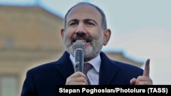 Ситуація у Вірменії загострилася 25 лютого, після колективної заяви Генерального штабу Збройних сил і чільних військових командувачів із вимогою відставки Пашиняна, якої вимагає й опозиція