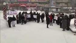 Пикет работников транспортного предприятия в Усть-Илимске Пикет работников транспортного предприятия в Усть-Илимске