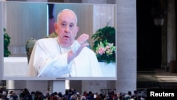 Папа Франциск возглавил молитву Ангелус в Ватикане