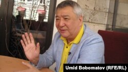 Помощник депутата Госдумы Иосифа Кобзона, член Союза писателей России, один из самых разыскиваемых ФБР и Интерполом подозреваемый в организации преступной группировки Алимжан Тохтахунов (Тайванчик) в центре Москвы, 30 мая