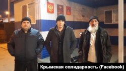 Троє кримських татар, яких удосвіта 22 жовтня затримали російські силовики, але потім відпустили
