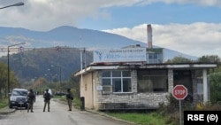 Policija ispred tvornice Vitezit u stečaju, 22. oktobar 2025.