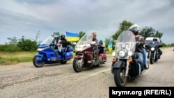 Учасники «Мотопробігу Єдності» на адмінкордоні з Кримом, 28 липня 2018 року