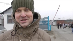 "Узник Болотной" Леонид Развозжаев вышел на свободу "Узник Болотной" Леонид Развозжаев вышел на свободу