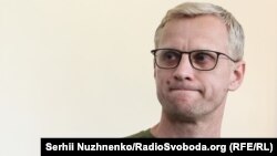 Мати Андрія Пільщикова пояснила, що в квартирі часто залишаються друзі, серед них був і антикорупційний активіст Віталій Шабунін (на фото)