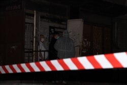 Поліція відгородила вхід до будівлі