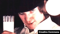 Малкольм Макдауэлл в фильме "Заводной апельсин"