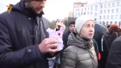 Врачи вышли на площадь Врачи вышли на площадь