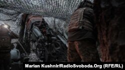 Ukrajinski vojnici rukuju haubicama M777, mart 2025.