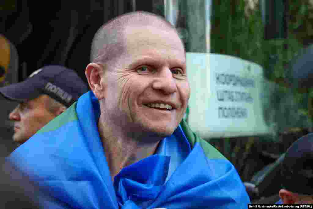 Звільнений із російського полону український військовий