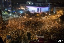 Протести в Бухаресті після пожежі в клубі «Колектив», де загинули 64 людини, 4 листопада 2015 року