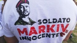 Футболка українських активістів з написом «Солдат Марків невинуватий»