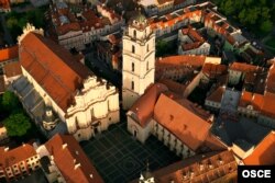 Вигляд згори на старе місто у Вільнюсі