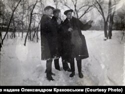 Густав Шольц (ліворуч) разом с сином Віктором (праворуч), Луганськ, 1933 рік