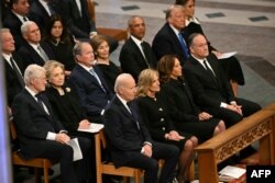 П`ять живих президентів США з дружинами та високопосадовці уряду на похороні Джиммі Картера у Вашингтонському соборі. 9 січня 2025 року