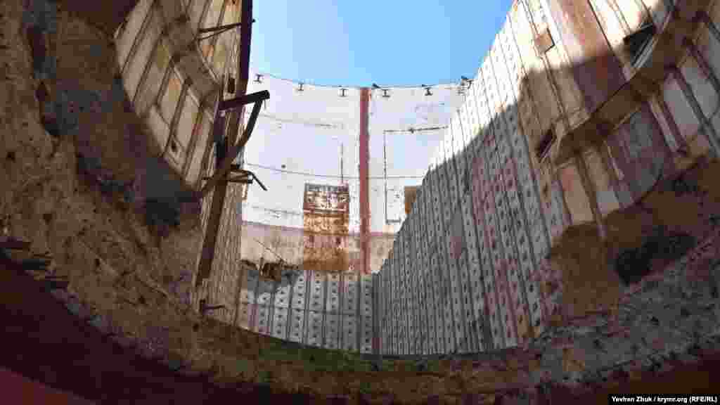 Летом 2015 года неизвестные вывезли около 5 тысяч тонн щебня, повредив часть дамбы Акташского водохранилища, что привело к разрушению обводного канала водоема