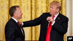 Steve Witkoff i Donald Trump u Bijeloj kući u Washingtonu, 1. 3. 2018.