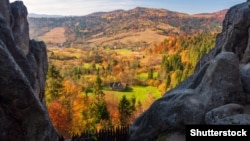 Залишки фортеці Тустань на Львівщині, ілюстративне фото