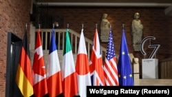 «Если такая остановка огня не будет достигнута, мы продолжим изучать все возможные варианты, включая варианты максимального давления, такие как дальнейшее усиление санкций»