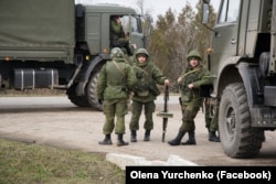 Российские военные в аннексированном Крыму, архивное фото
