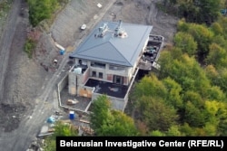 Найбільший триповерховий котедж. Фото з дрона, зроблене у жовтні 2025 року