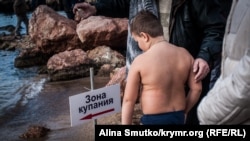 Купания на Крещение в Севастополе, 2019 год, иллюстративное фото