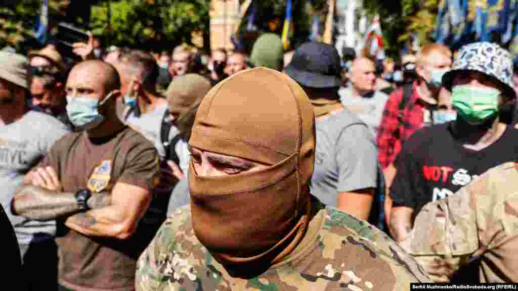 Організатори пояснюють акцію, зокрема, вимогою до влади не допустити імплементації «формули Штайнмаєра» та проведення виборів на окупованих частинах Донбасу, а також подачі води до окупованого Росією українського Криму