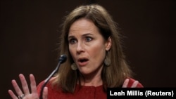 Суддя Емі Коні Барретт під час слухань у Сенаті