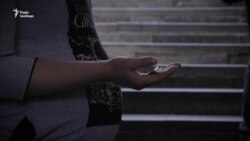 Що змусило вагітну жінку жебракувати? (відео) Що змусило вагітну жінку жебракувати? (відео)
