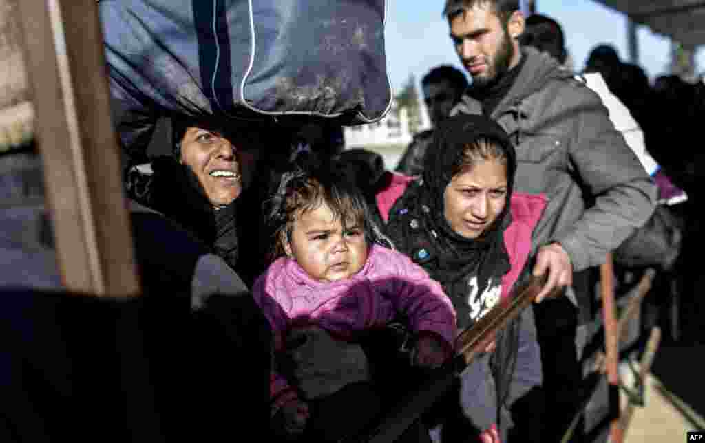 Туркиялъулгун гIурхъи бахарал Сириялдаса лъутарал хъизаби, 8 февраль, 2016  