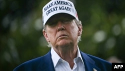 «Він насправді запропонував допомогти посередництвом. А я йому сказав: «Зроби мені послугу, будь посередником у себе», – сказав Трамп