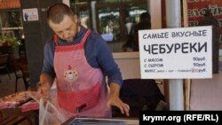 Оставшиеся: как проходит «бархатный» сезон в Алуште (фотогалерея)