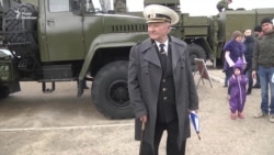 Окупований Крим. Парад техніки та думки про День захисника вітчизни (відео)