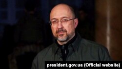 Денис Шмигаль подякував Євросоюзу за фінансову підтримку України, зокрема, озвучене у п’ятницю рішення виділити додаткові 500 мільйонів євро для української армії