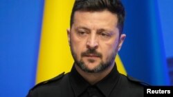 «Не можна міняти дітей, вони не військовополонені… Це божевілля, яке, до речі, «рускі» пропонували», – заявив президент