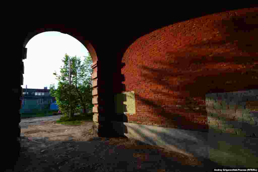 Впрочем, сохранились в Адмиралтейке и более уютные уголки. 