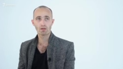 "Реальные люди": Сергей Дмитриев о том, как проходят футбольные матчи в России и во Франции "Реальные люди": Сергей Дмитриев о том, как проходят футбольные матчи в России и во Франции