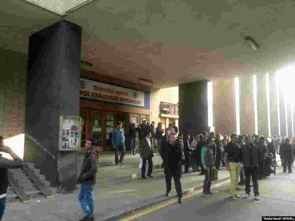 Намози ид дар варзишгоҳи "Сокол" дар Прага