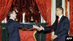 Дмитро Медведєв та Барак Обама у Кремлі, 6 липня 2009 року