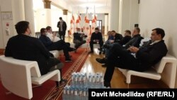 Дев’ять депутатів парламенту Грузії від опозиційної партії «Єдиний національний рух» оголосили голодування