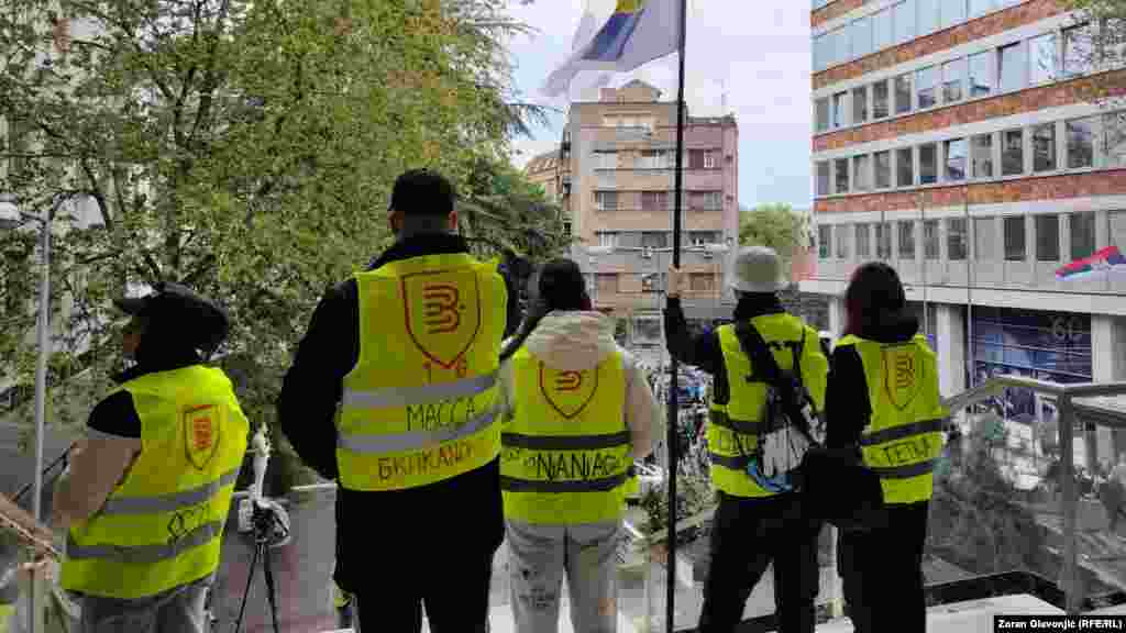 Dok akademci blokiraju RTS, Više javno tužilaštvo (VJT) u Beogradu obavestilo je javnost da će, "ukoliko bude došlo do izvršenja bilo kog krivičnog dela, učinioci biti identifikovani i procesuirani u skladu sa zakonom".