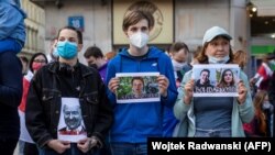 Zbog hapšenja beloruskog novinara i aktiviste širom Evrope organizovni su protesti (okupljanje u Poljskoj)