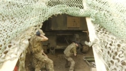 (Video) Sub focul inamicului. O unitate ucraineană așteaptă livrări de arme din SUA  (Video) Sub focul inamicului. O unitate ucraineană așteaptă livrări de arme din SUA