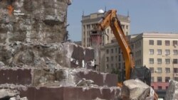 У Харкові демонтують постамент пам'ятника Леніну (відео) У Харкові демонтують постамент пам'ятника Леніну (відео)