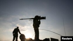 Ізраїльський солдат зі зброєю, фото ілюстративне