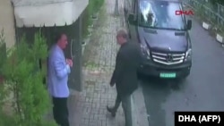 Фото, на якому, ймовірно, зображений Джамал Хашокджі під час прибуття в саудівське консульство в Стамбулі, 2 жовтня 2018 року