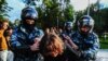 Задержание на митинге в Москве 10 августа 2019 года