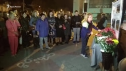 В Симферополе проходит акция скорби по погибшим в Керчи В Симферополе проходит акция скорби по погибшим в Керчи